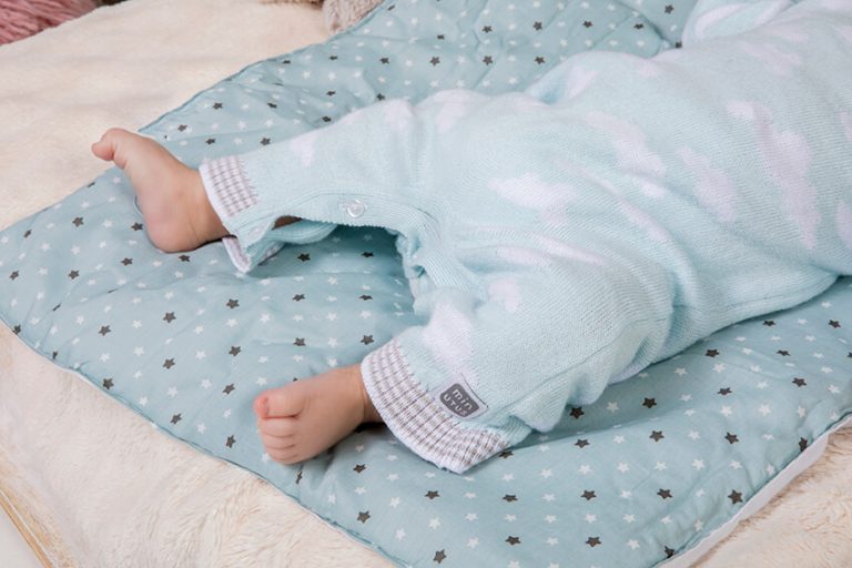 Tutine neonato cotone: un modello essenziale 1