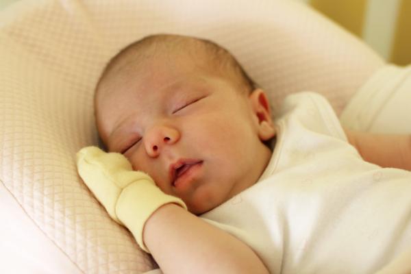 Tipi di muffole neonati: perché sono necessari?
