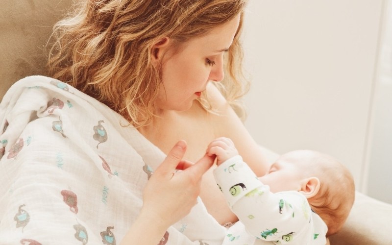 Perché nutrire il tuo bambino con l’allattamento misto?