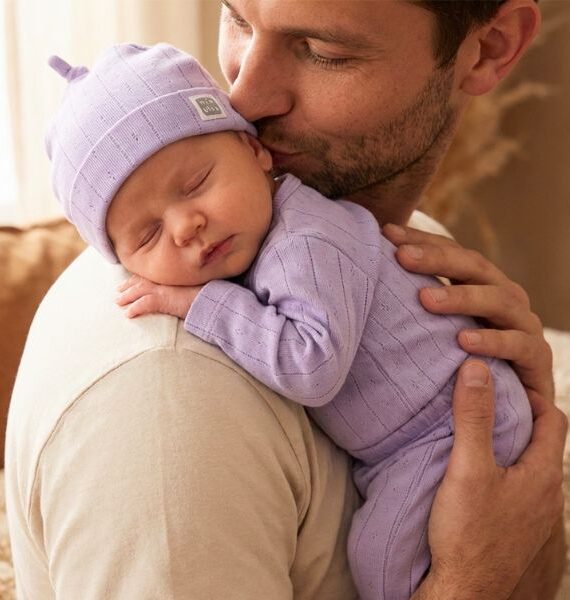 Completo 3 pezzi ghettina giacchino incrociato e cappellino in 100% cotone a costine neonato