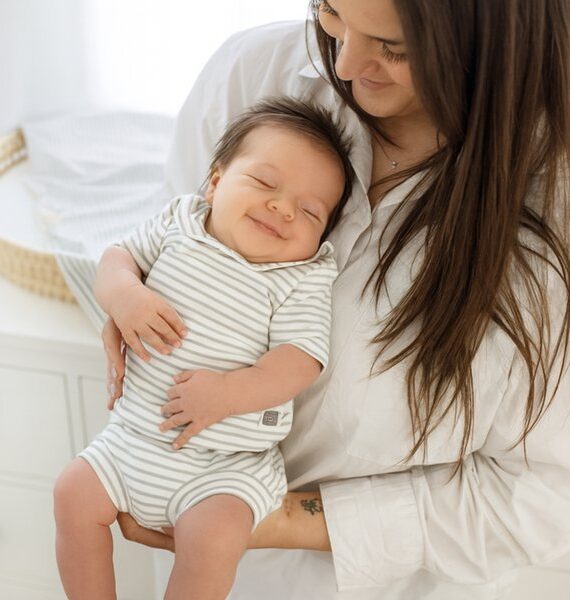 Completo copripannolino e maglietta maniche corte con colletto con volant neonato