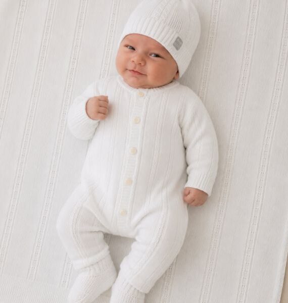 Set da neonato “Prima vestizione” a maglia, 4 pezzi – Copertina, tutina, cappellino e scarpine