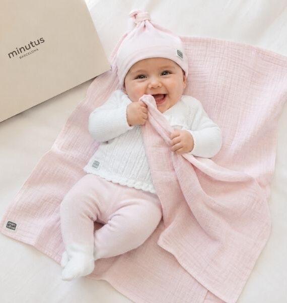 Set Regalo Prima Nascita 0-3 Mesi – Rosa & Bianco | 4 Pezzi 100% Cotone